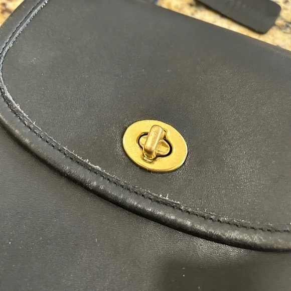 Vintage COACH Side Pack - Picture 3 of 11